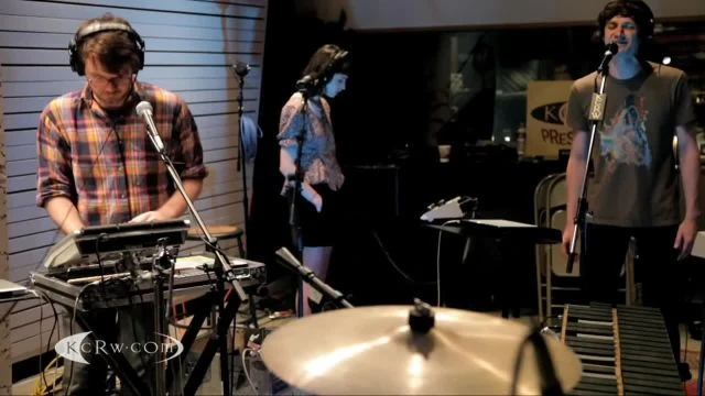 Gotye performing Somebody That I Used To Know